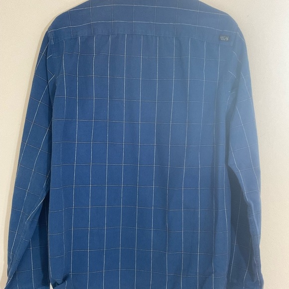 Mens Mountain Hardwear casual button down shirt size Medium Heavy cotton Blue - Picture 3 of 11
